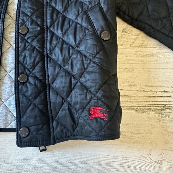 Authentic Burberry Boys 4Y Quilted Lightweight Windbreaker
Jacket Black - Picture 4 of 11